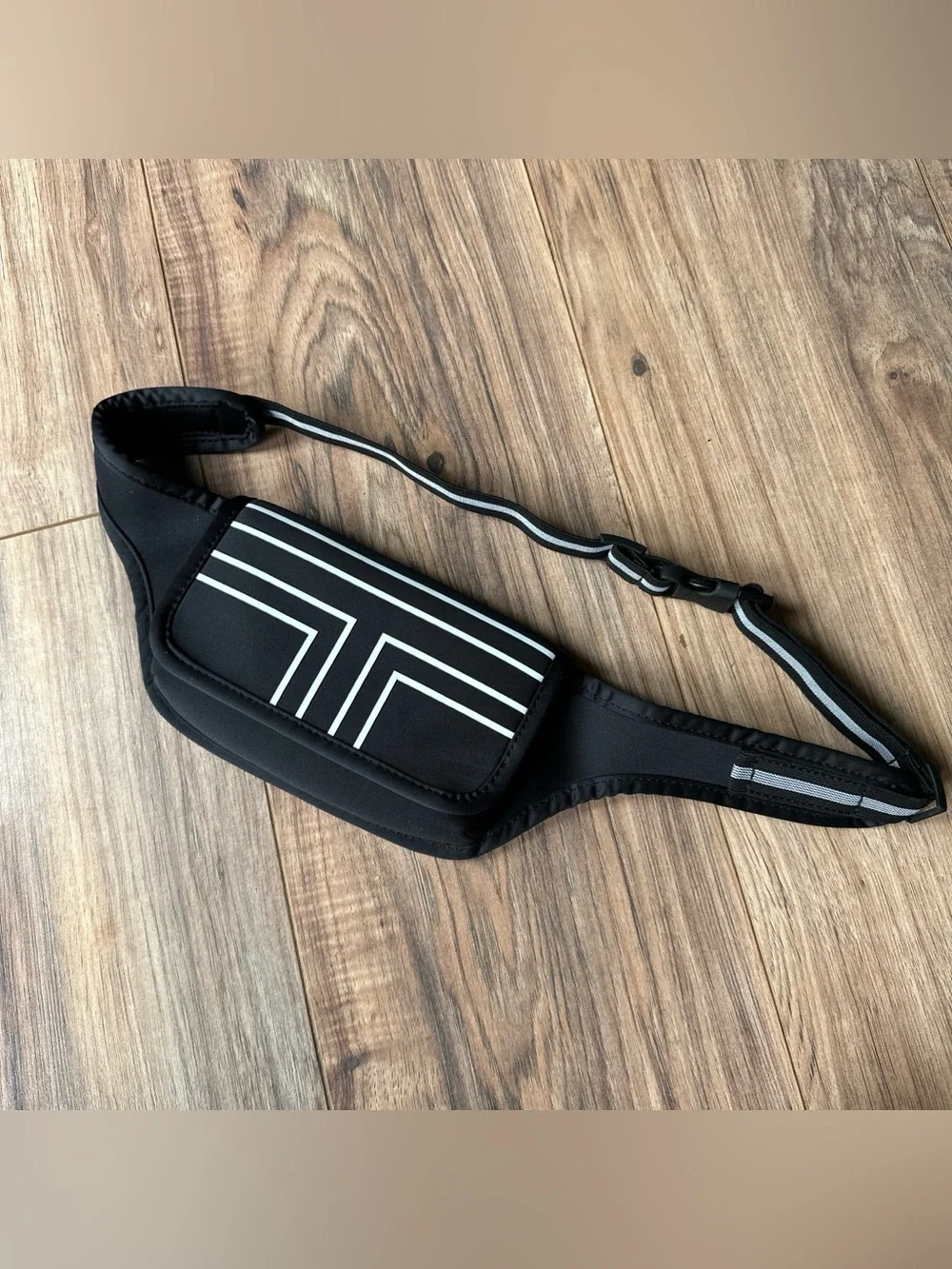 Tory Burch Sport Belt Bag neoprene Black White EUC